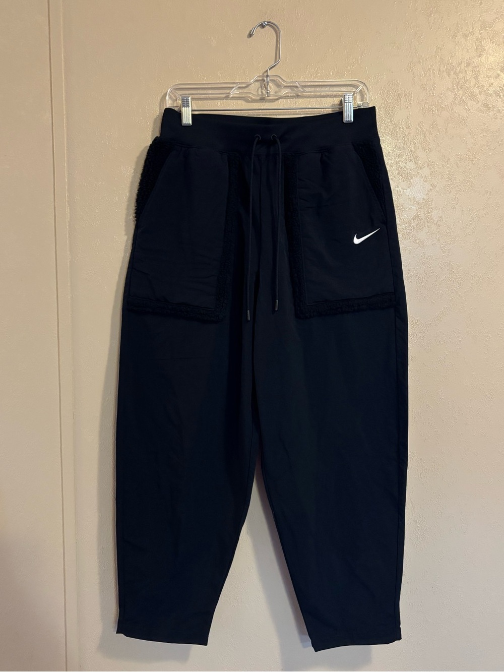 Nike Women's Sportswear Essential Woven High-waisted Winter Pants sz M